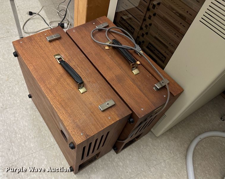 image for item LT9399 Office furniture