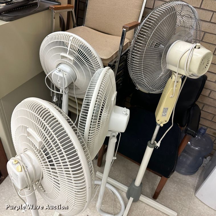 image for item LT9399 Office furniture