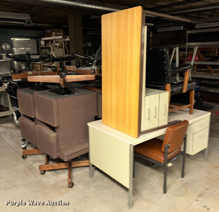 image for item LT9400 Office furntiure