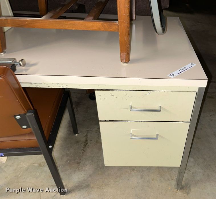 image for item LT9400 Office furntiure