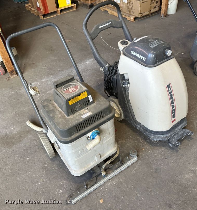 image for item LT9401 (2) vacuums