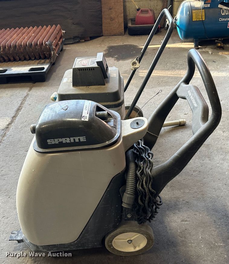 image for item LT9401 (2) vacuums