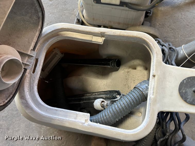 image for item LT9401 (2) vacuums