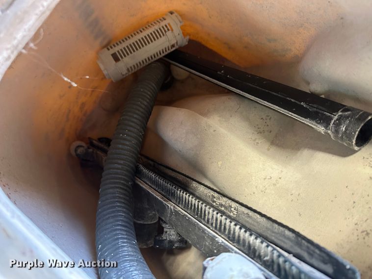 image for item LT9401 (2) vacuums