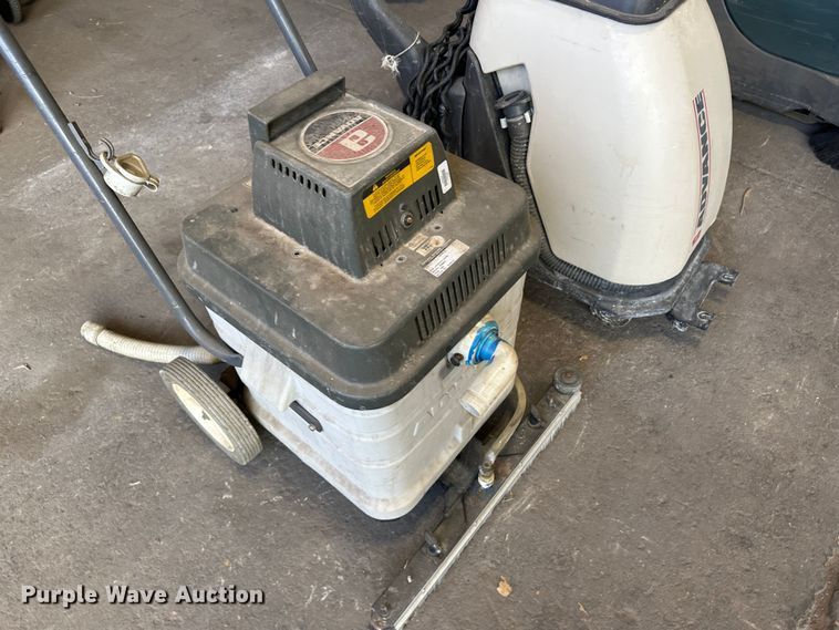 image for item LT9401 (2) vacuums