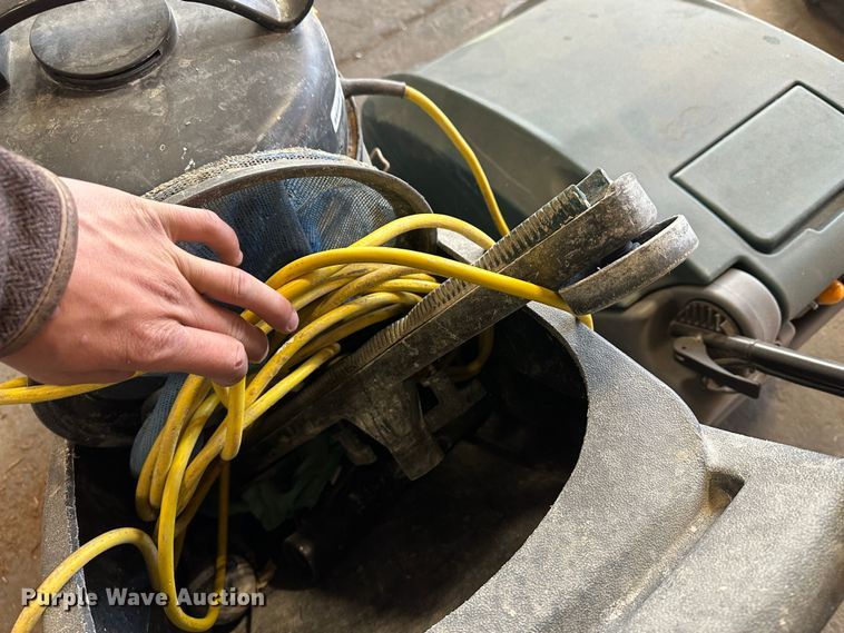 image for item LT9402 (2) floor cleaners