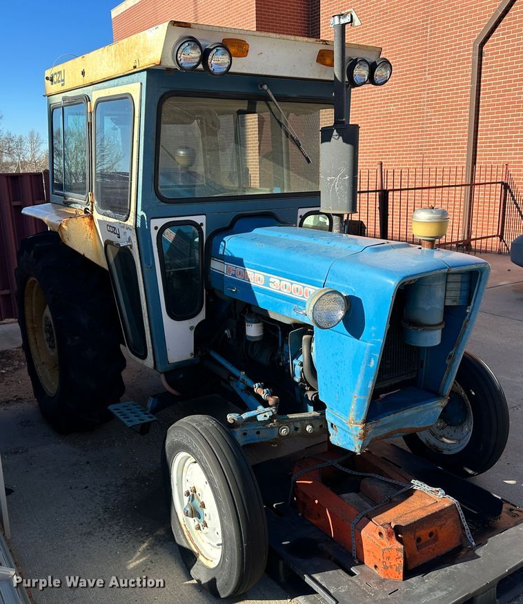 image for item LT9404 1973 Ford 3000  tractor