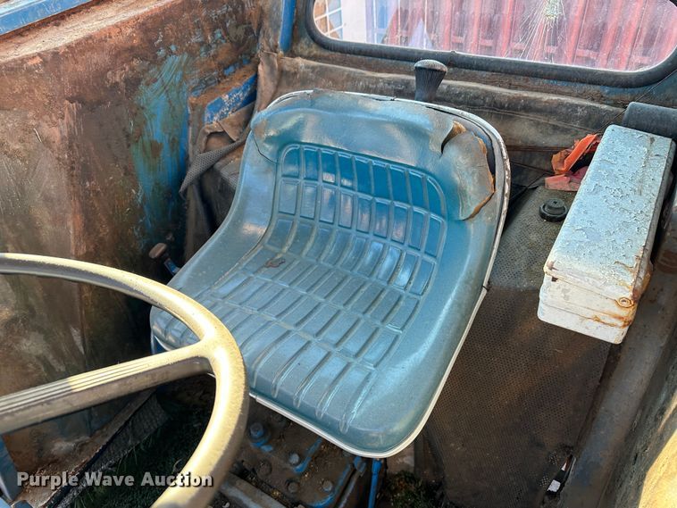 image for item LT9404 1973 Ford 3000  tractor