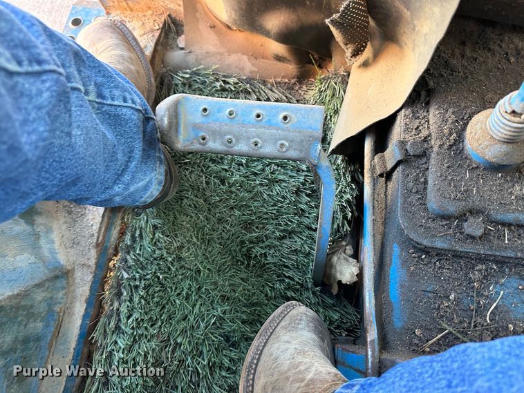 image for item LT9404 1973 Ford 3000  tractor