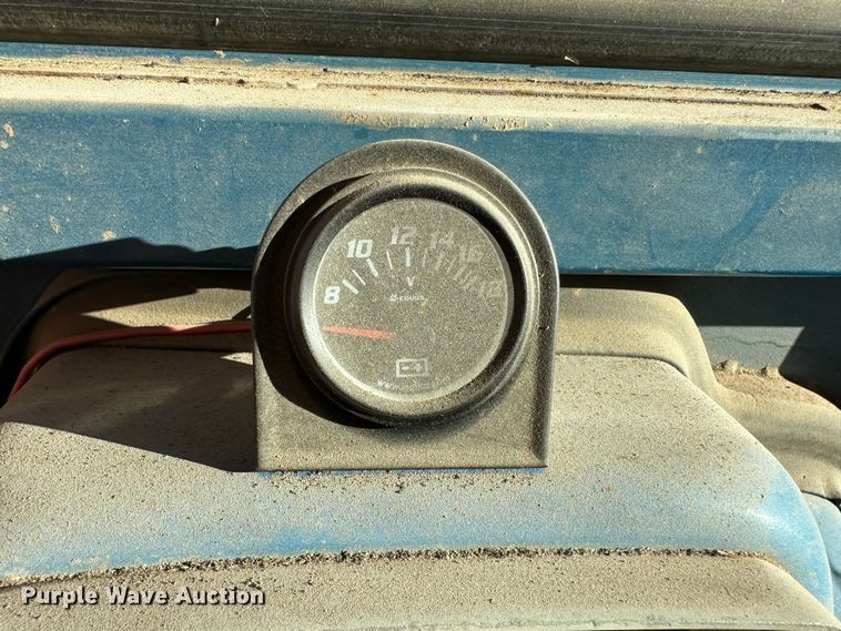 image for item LT9404 1973 Ford 3000  tractor