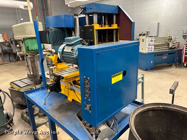 image for item LT9409 Patriot  CNC mill