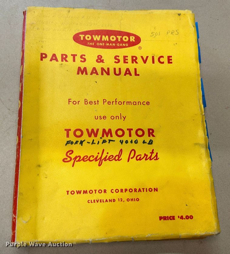 image for item LT9420 Towmotor 501P  forklift