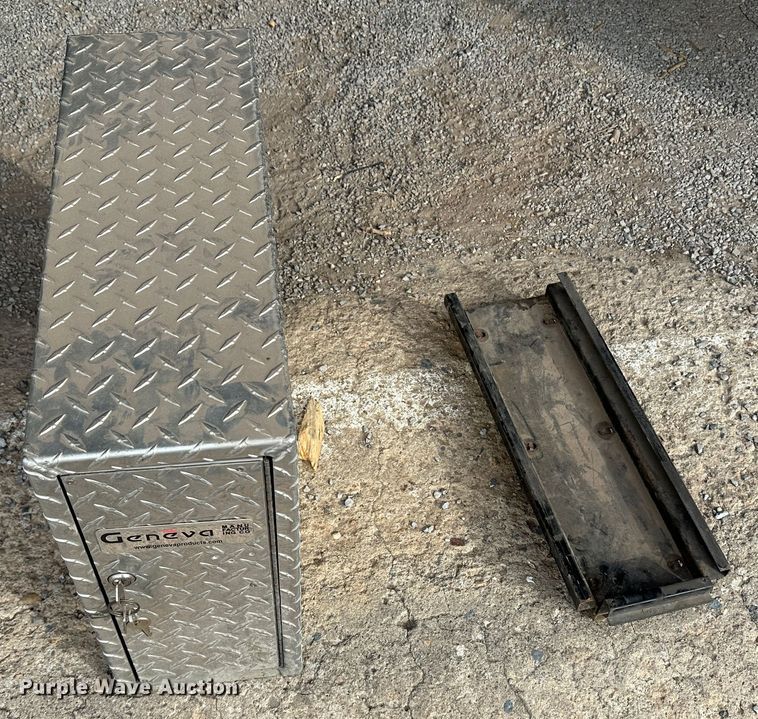 image for item LT9421 Toolbox