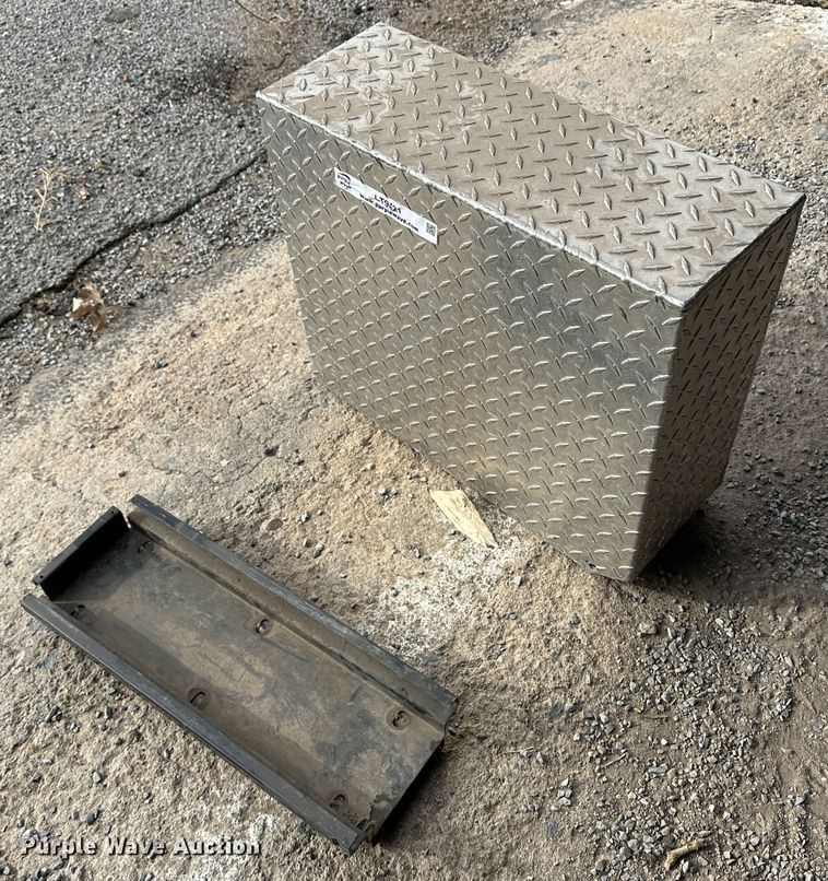 image for item LT9421 Toolbox