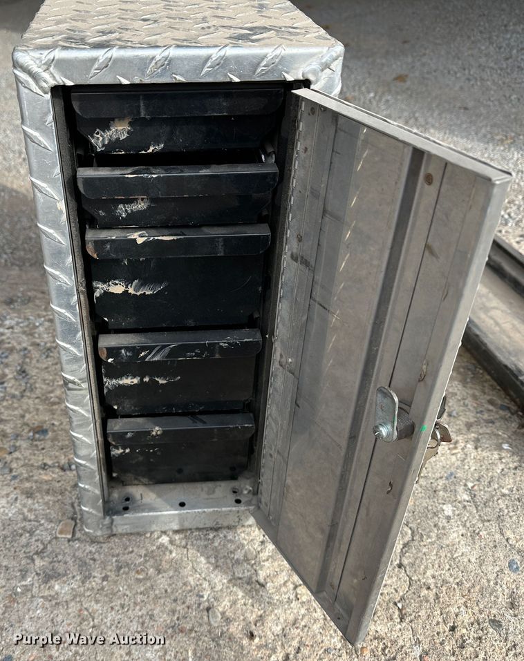 image for item LT9421 Toolbox