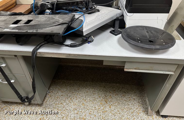 image for item LT9432 Office supplies and equipment