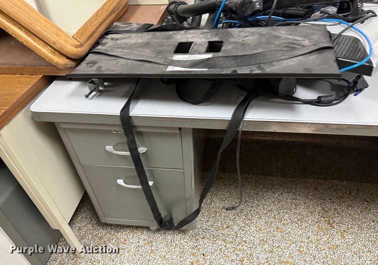 image for item LT9432 Office supplies and equipment