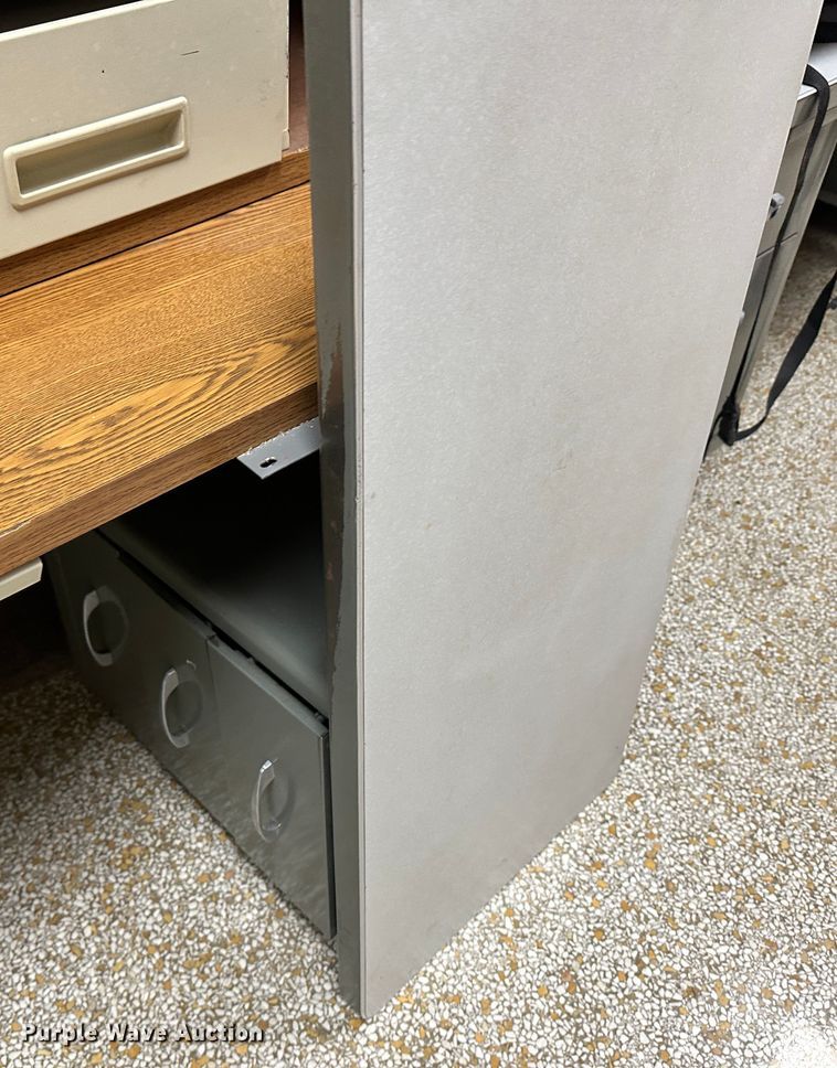 image for item LT9432 Office supplies and equipment