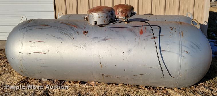 image for item LX9296 (2) 500 gallon propane tanks