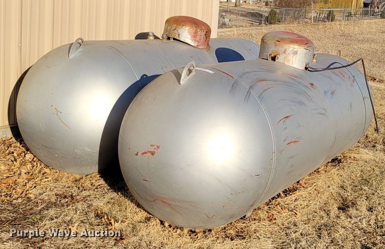 image for item LX9296 (2) 500 gallon propane tanks