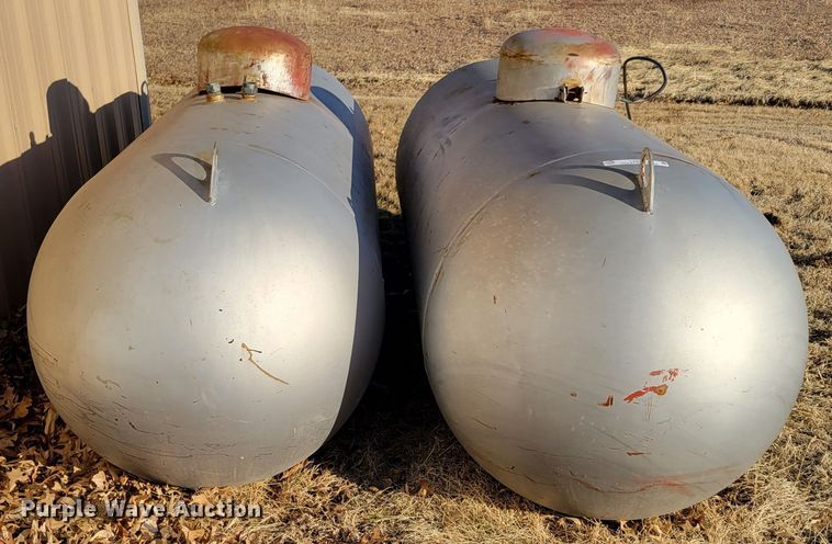 image for item LX9296 (2) 500 gallon propane tanks