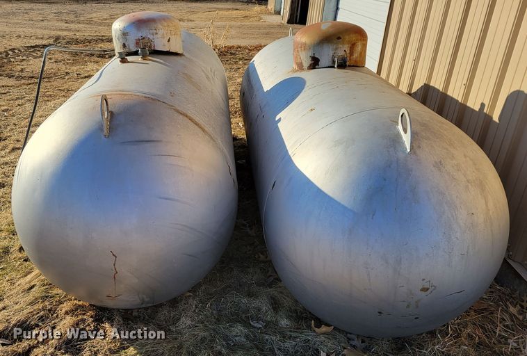 image for item LX9296 (2) 500 gallon propane tanks