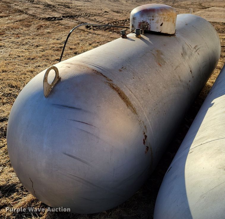 image for item LX9296 (2) 500 gallon propane tanks