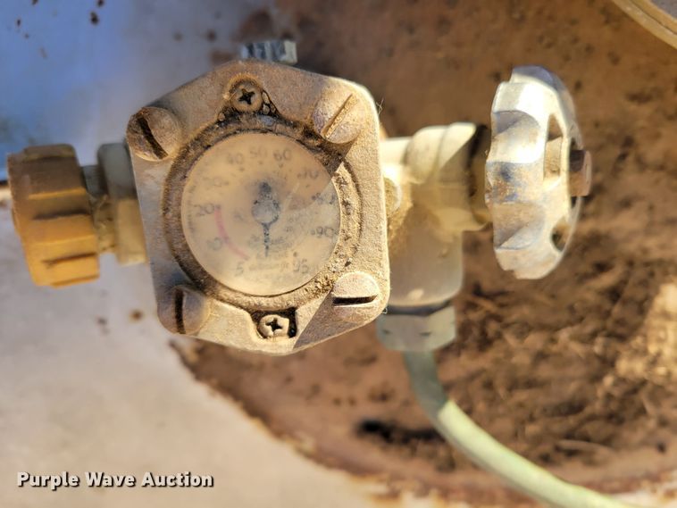 image for item LX9296 (2) 500 gallon propane tanks