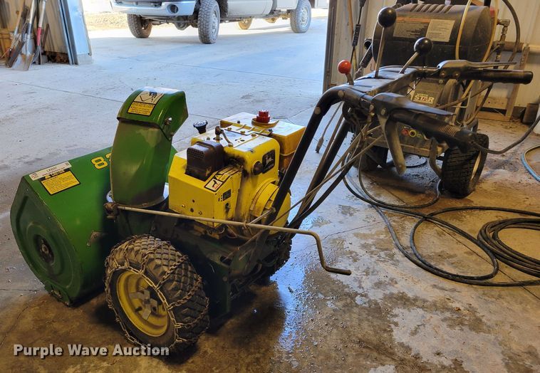 image for item LX9297 John Deere 826  snow blower