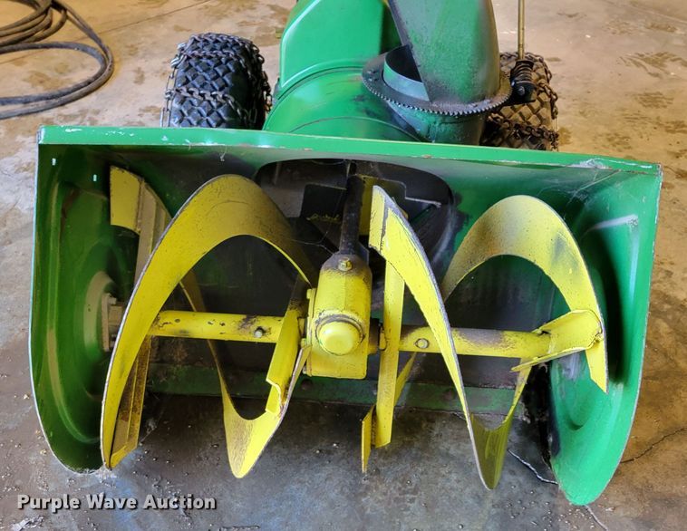 image for item LX9297 John Deere 826  snow blower
