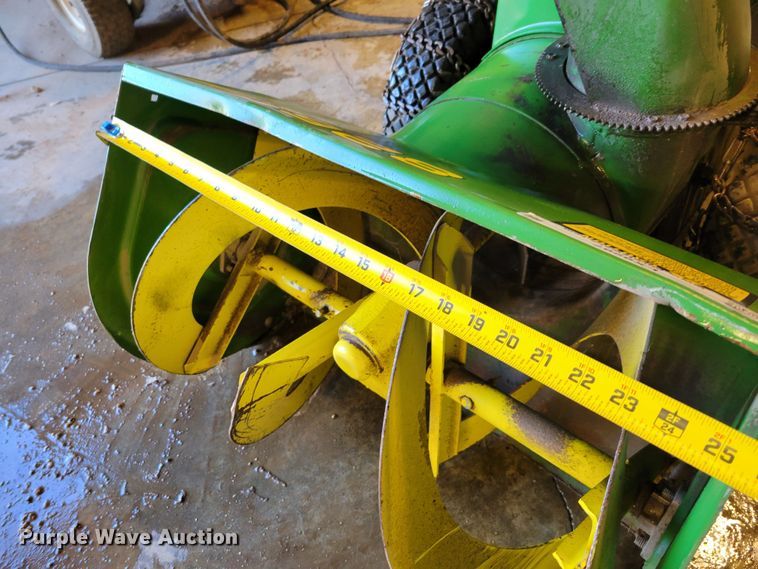 image for item LX9297 John Deere 826  snow blower