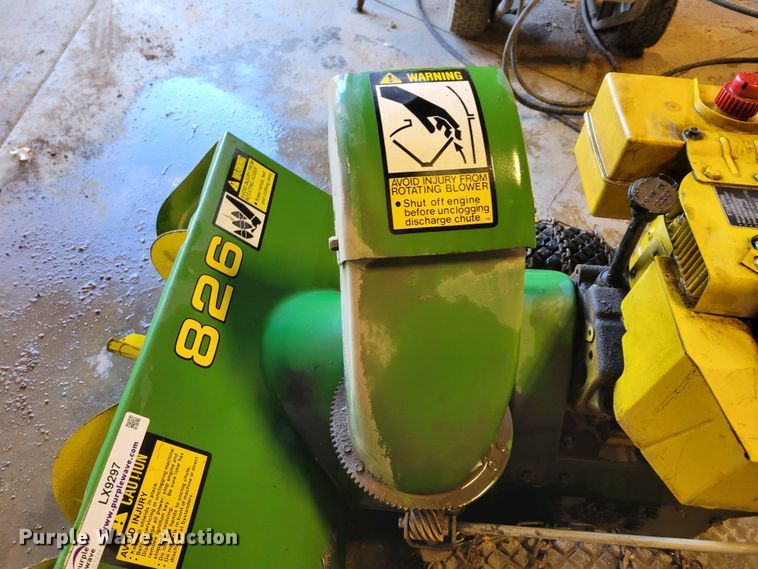 image for item LX9297 John Deere 826  snow blower