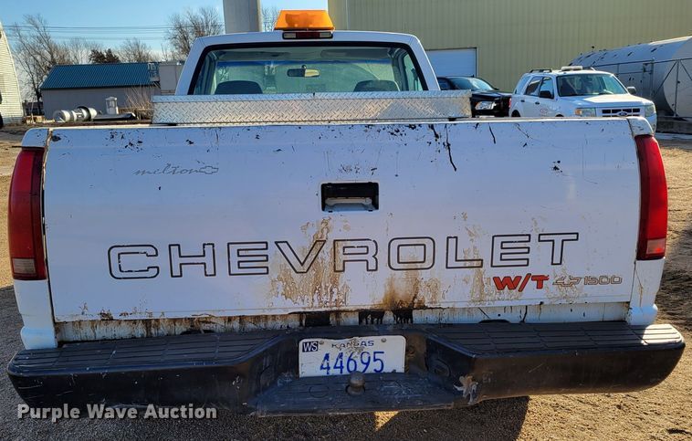 image for item LX9300 1998 Chevrolet C1500  pickup truck