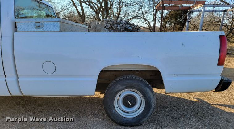 image for item LX9300 1998 Chevrolet C1500  pickup truck