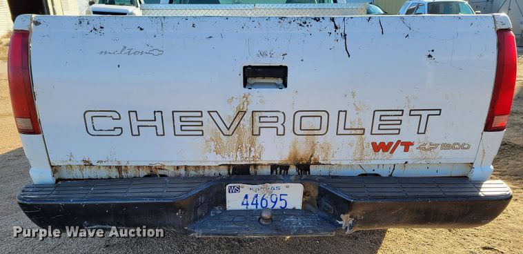 image for item LX9300 1998 Chevrolet C1500  pickup truck