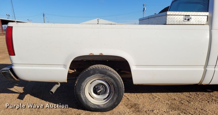 image for item LX9300 1998 Chevrolet C1500  pickup truck