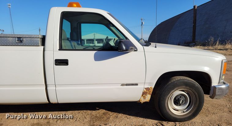 image for item LX9300 1998 Chevrolet C1500  pickup truck