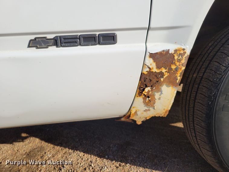 image for item LX9300 1998 Chevrolet C1500  pickup truck