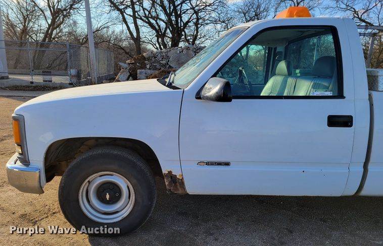 image for item LX9300 1998 Chevrolet C1500  pickup truck