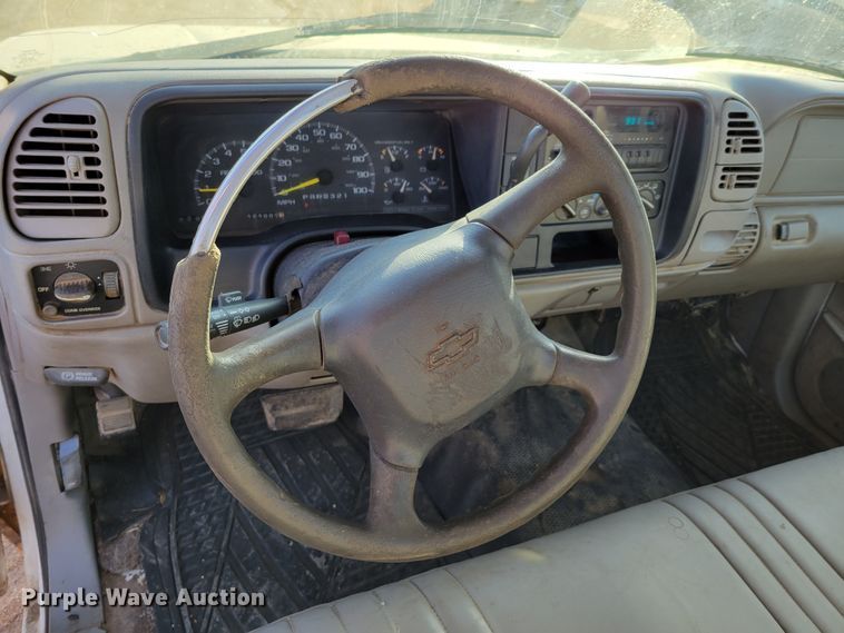 image for item LX9300 1998 Chevrolet C1500  pickup truck