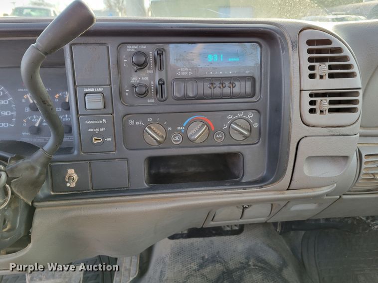 image for item LX9300 1998 Chevrolet C1500  pickup truck