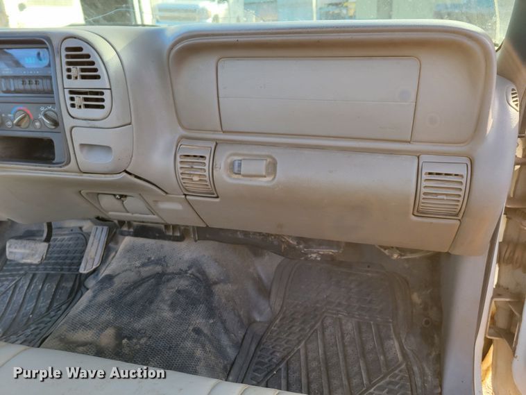 image for item LX9300 1998 Chevrolet C1500  pickup truck