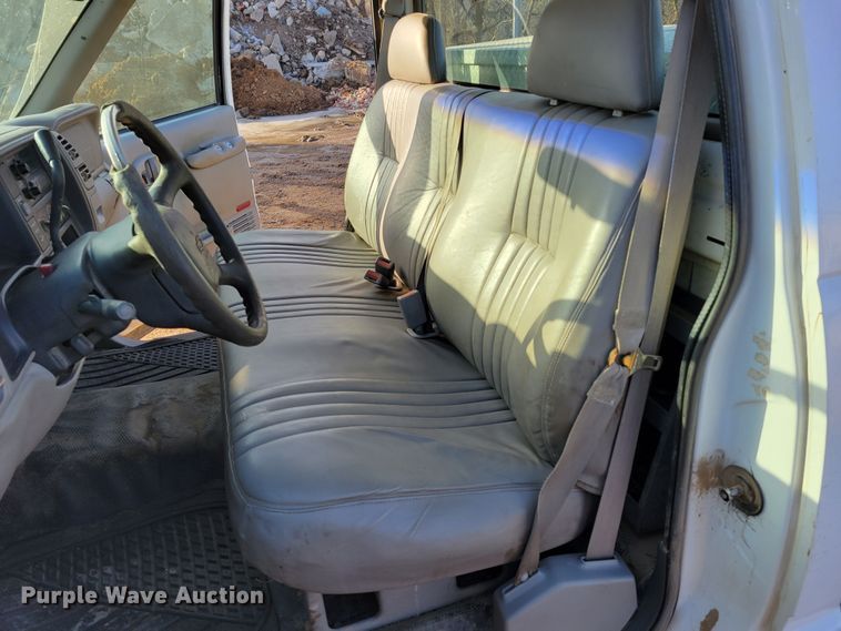 image for item LX9300 1998 Chevrolet C1500  pickup truck