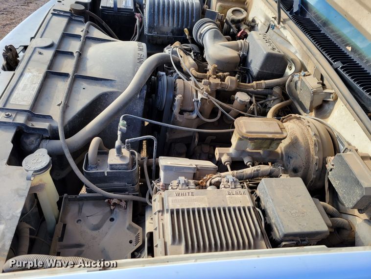 image for item LX9300 1998 Chevrolet C1500  pickup truck