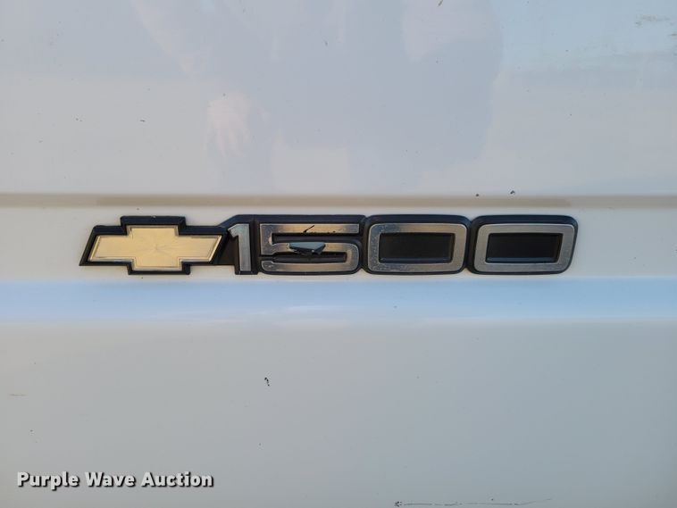 image for item LX9300 1998 Chevrolet C1500  pickup truck