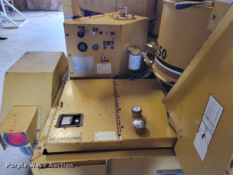 image for item LX9302 1992 Vermeer 1250BC  wood chipper