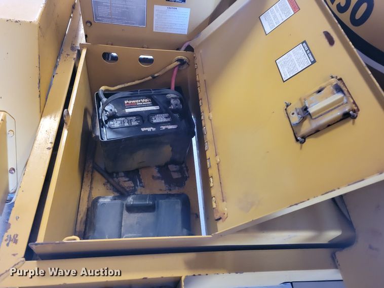 image for item LX9302 1992 Vermeer 1250BC  wood chipper