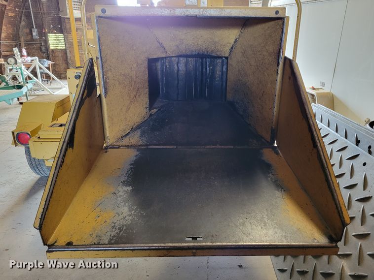 image for item LX9302 1992 Vermeer 1250BC  wood chipper