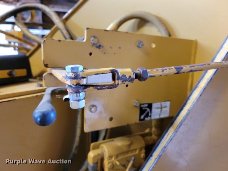 image for item LX9302 1992 Vermeer 1250BC  wood chipper