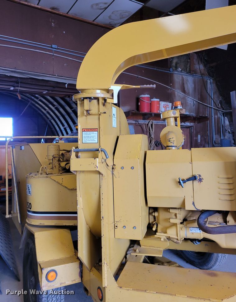 image for item LX9302 1992 Vermeer 1250BC  wood chipper